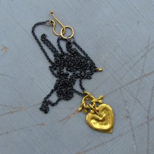 Heart 22k gold pendant necklace