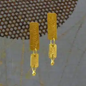 Rectangles dangled 22k gold studs