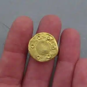 Round 24 karat gold ring