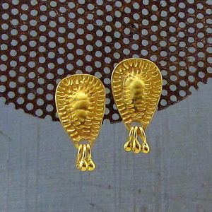 Drop shaped 22k gold studs earrings