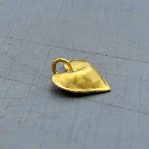 22k gold heart pendant