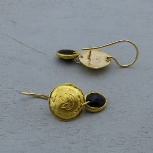 24 karat gold & Onyx dangle earrings