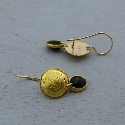 24 karat gold & Onyx dangle earrings