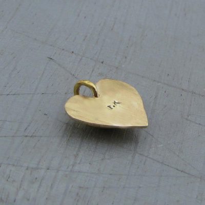22k gold heart pendant