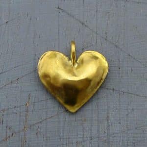 22k gold heart pendant