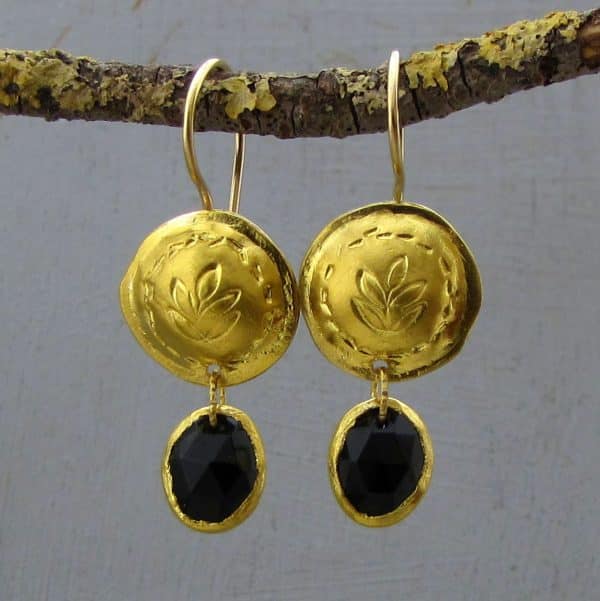 24 karat gold & Onyx dangle earrings