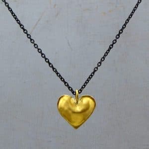 22k gold heart pendant