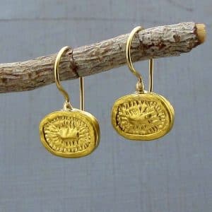 Oval handmade pure gold earrings