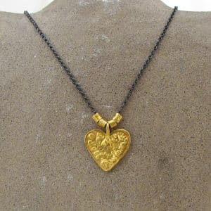 24 karat gold heart pendant necklace
